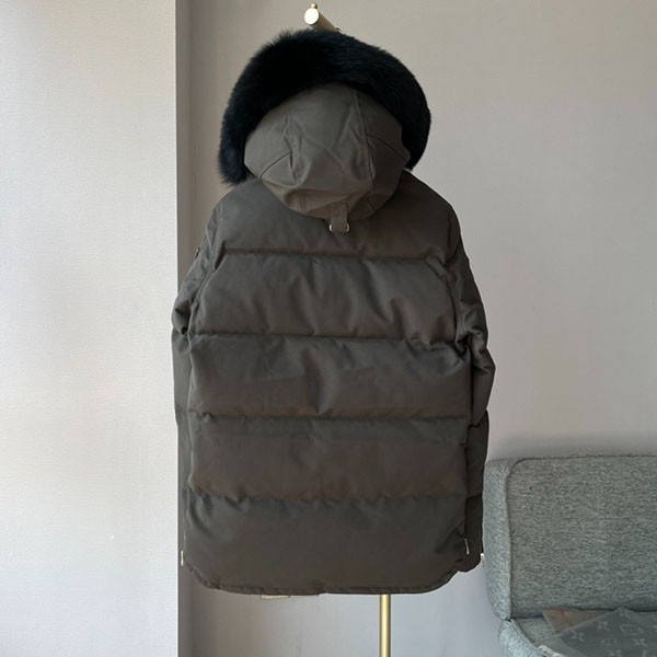 関税負担なし☆ムースナックルズ 3Q JACKET 偽物 ダウンジャケット moa32085